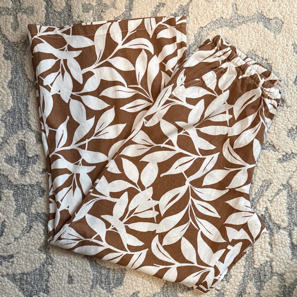 Sincerely Jules Brown and White Print Pants
